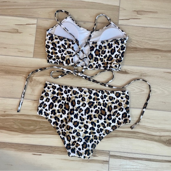 Leopard Print 2 Piece Swimsuit With Adjustable￼ Corset Back Size M Shein (183) - Picture 2 of 13